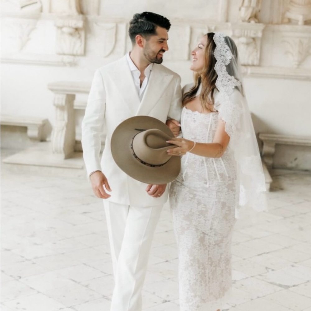 V. Chapman White Lace Wedding Dress